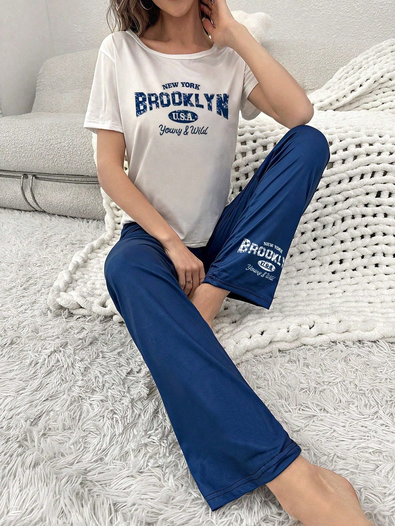 Arenvia's Smooth Stretch Women's Tracksuit