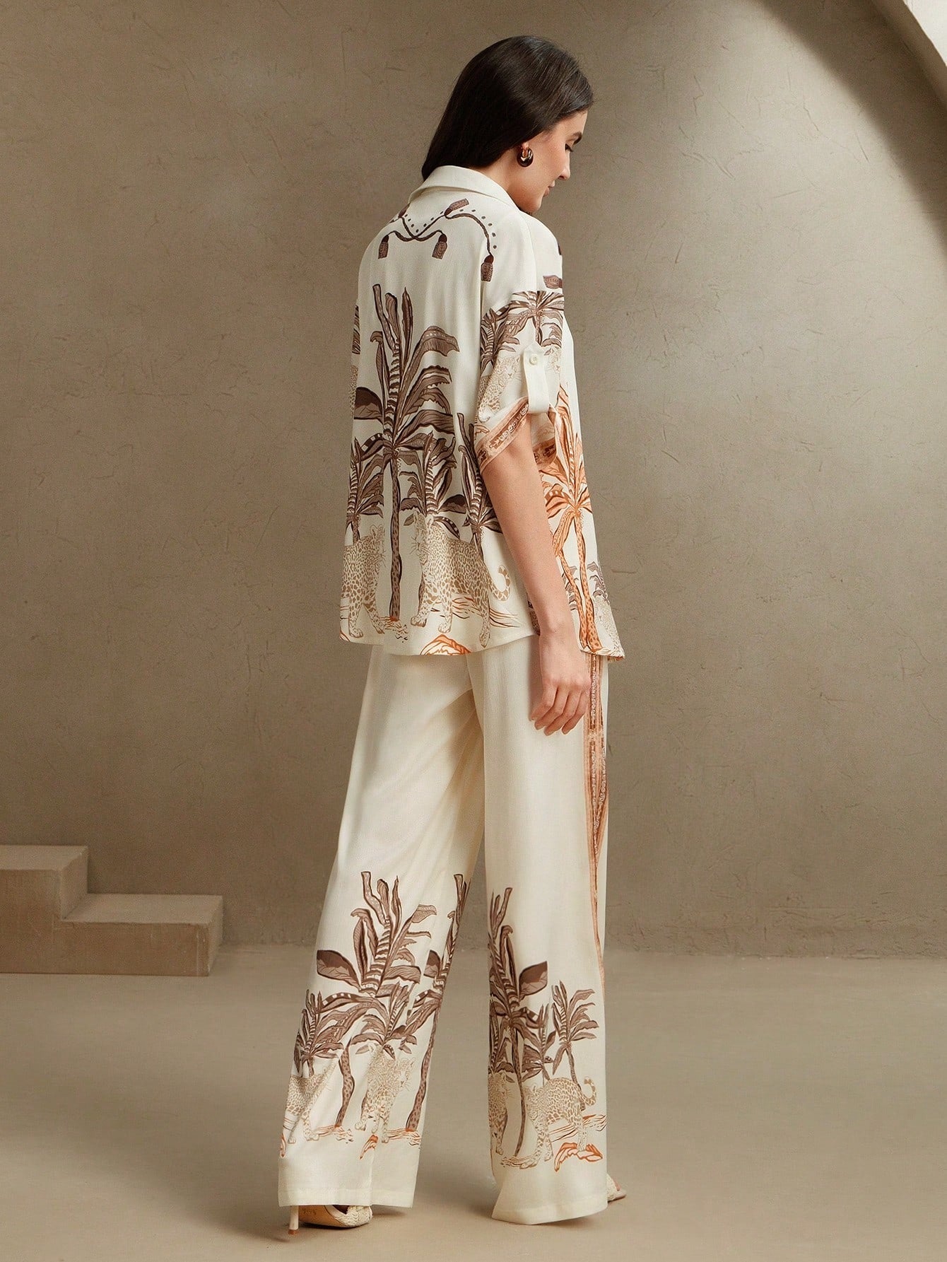 ARENIVA - Classi Co-Ord Set With Floral Printed with Back Tie-Up