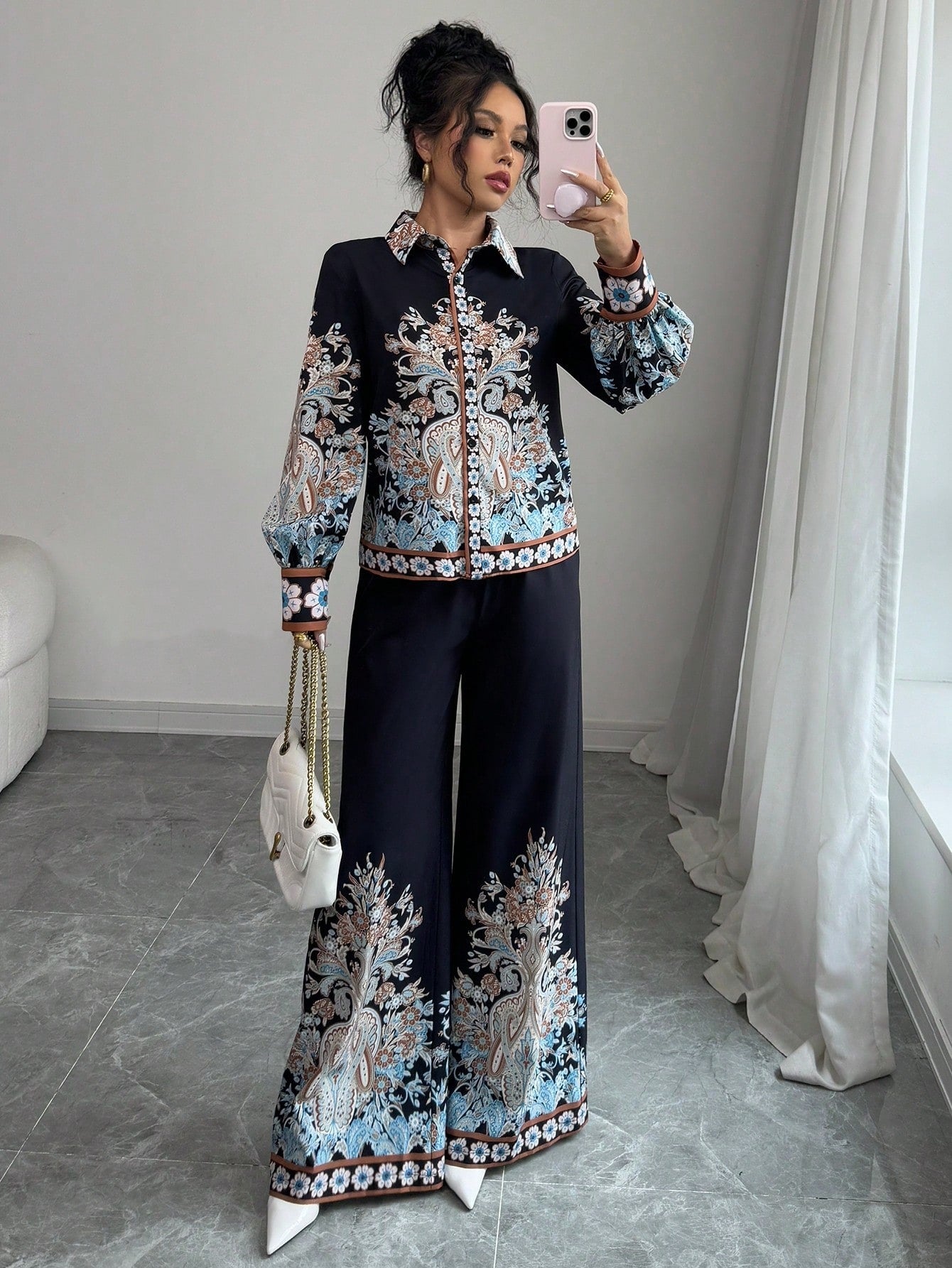ARENIVA - Black Colour Classi Women's Co-Ord Set With Floral Print