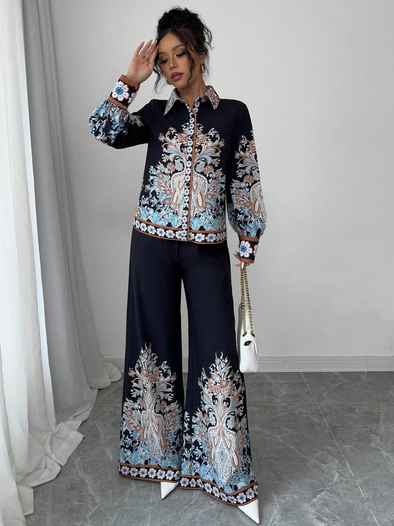 ARENIVA - Black Colour Classi Women's Co-Ord Set With Floral Print