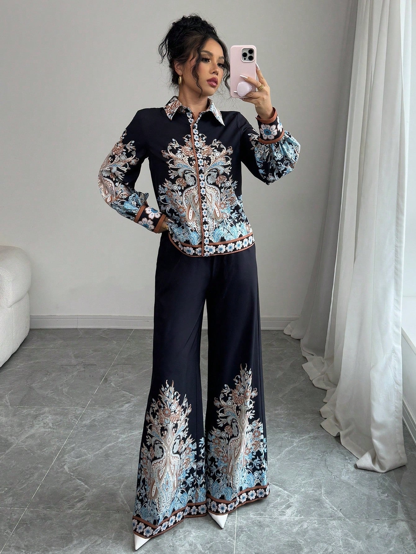 ARENIVA - Black Colour Classi Women's Co-Ord Set With Floral Print