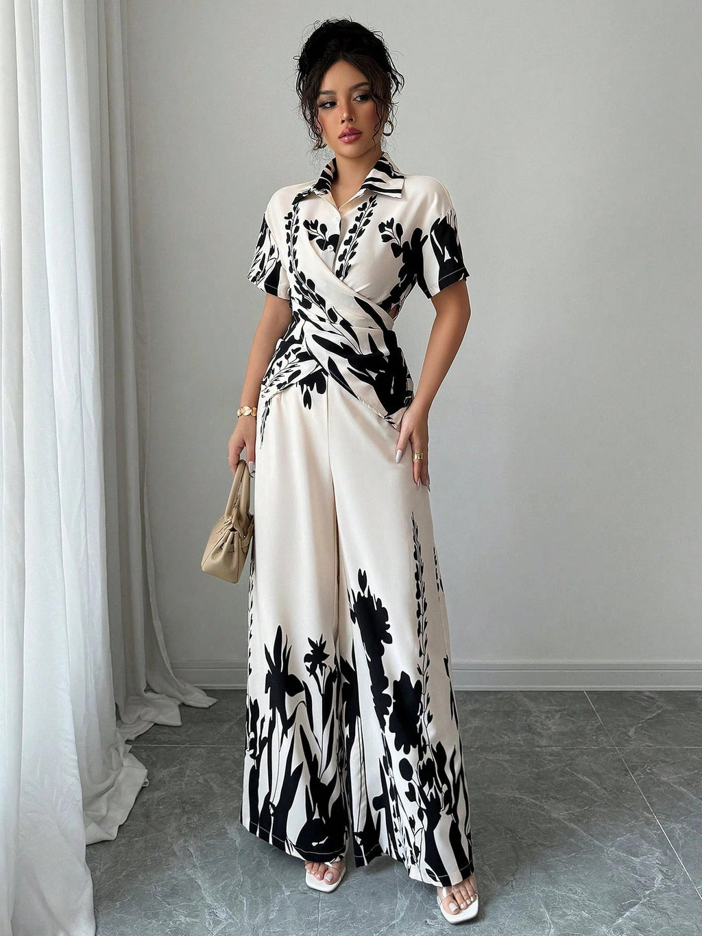 ARENIVA - Classi Co-Ord Set With Floral Printed with Back Tie-Up