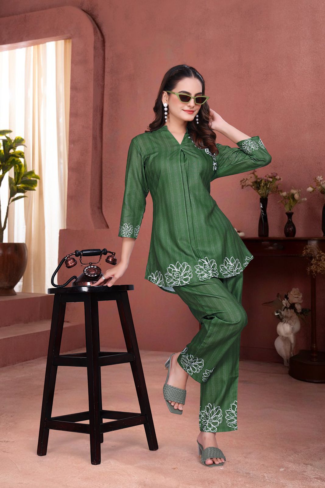 Dark Green Women's Comfortable Co-Ord Set with Graphic Print