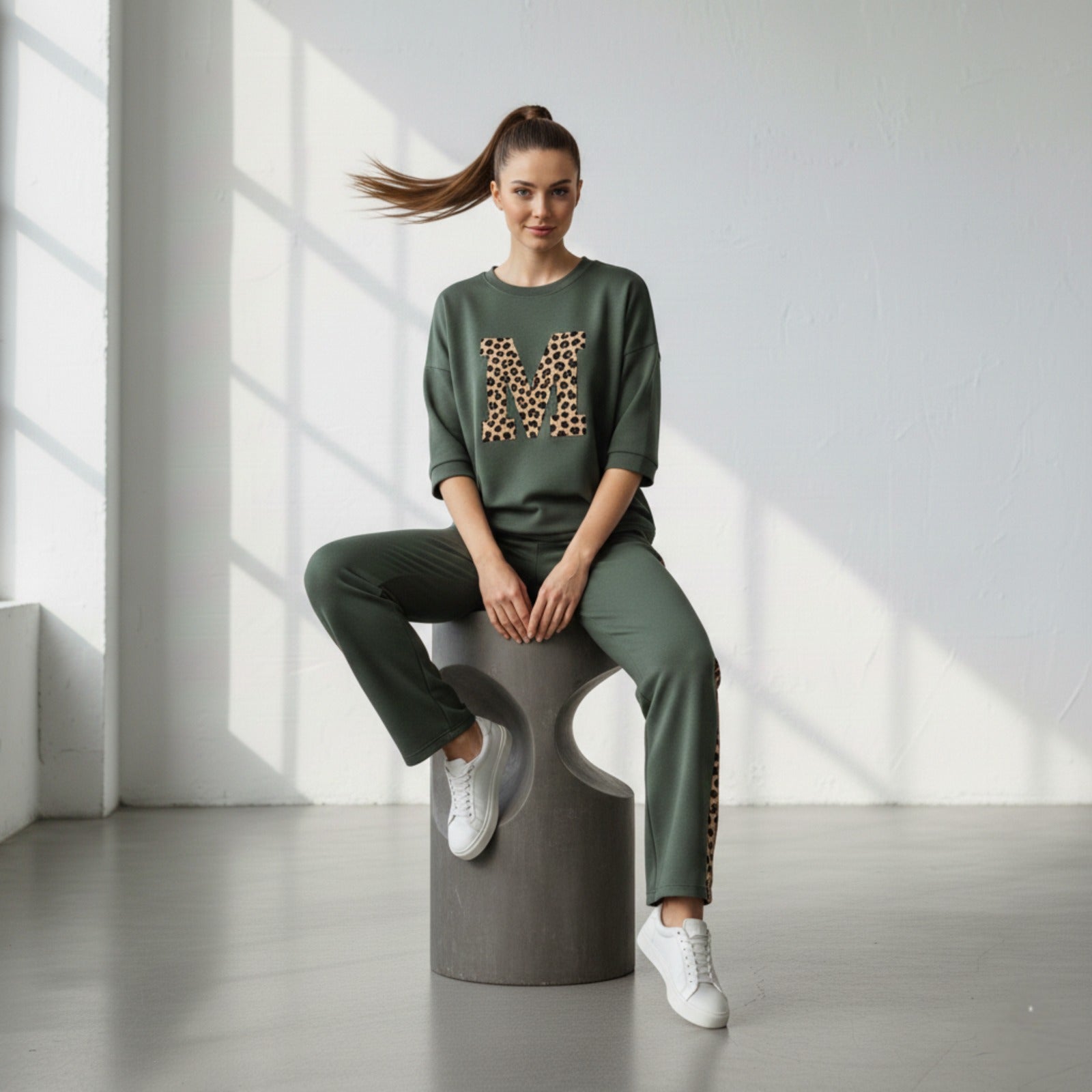 Forest Green Colour Women's Co-Ord Set with Leapord Print