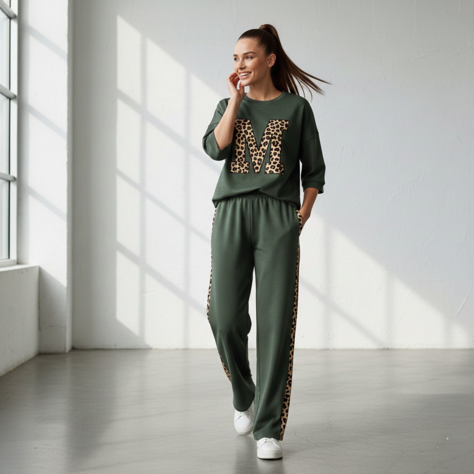 Forest Green Colour Women's Co-Ord Set with Leapord Print