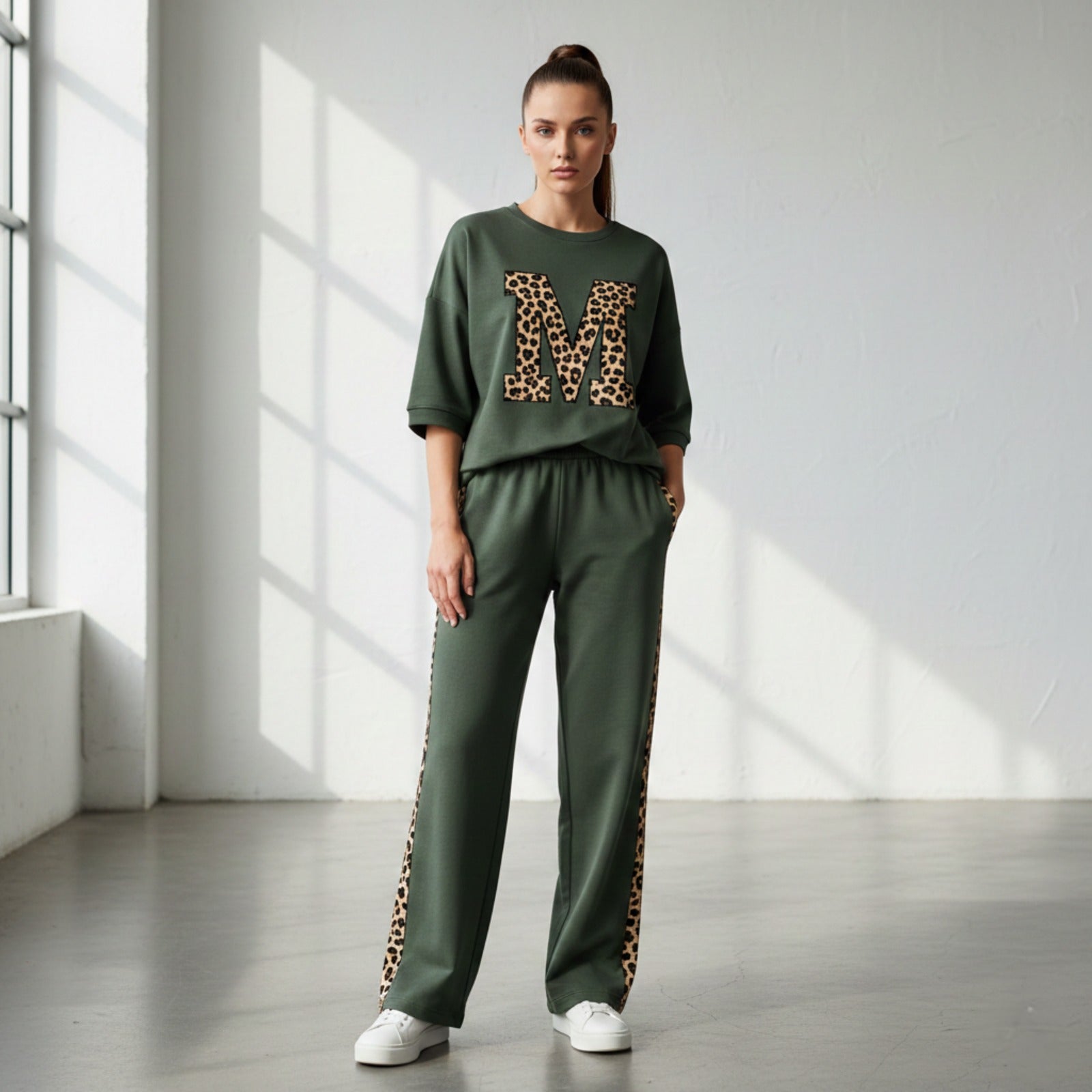 Forest Green Colour Women's Co-Ord Set with Leapord Print