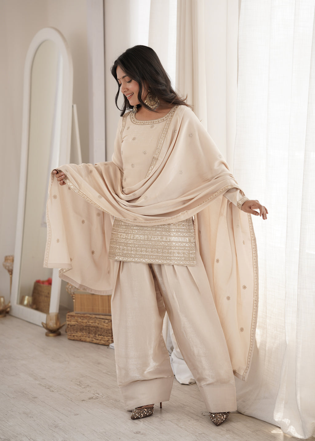 ARENIVA Ivory Embroidered Roman Silk Chanderi Kurta Set with Palazzo & Dupatta