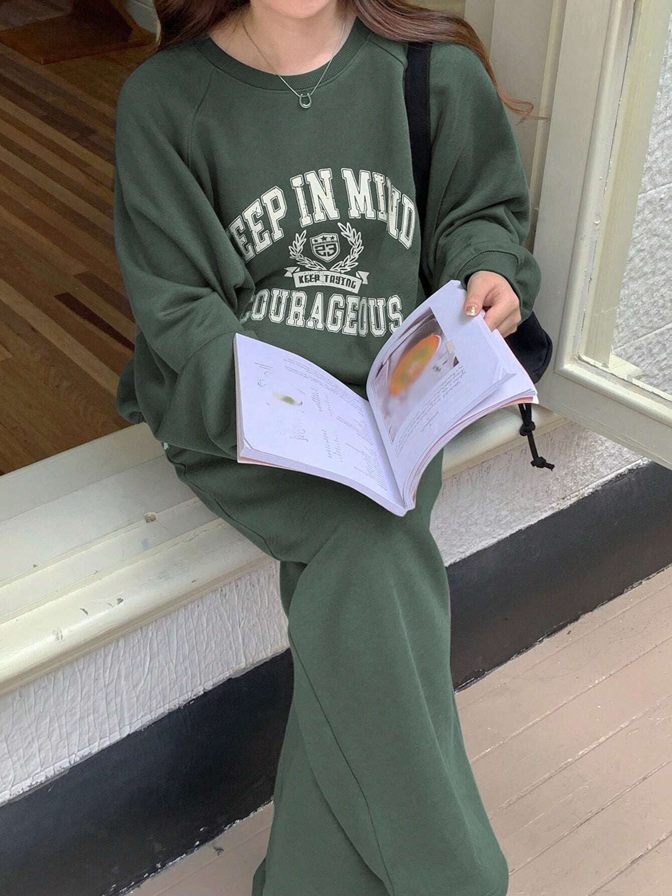 Women’s Oversized Printed Sweatshirt & Jogger Co-Ord Set – Dark Green