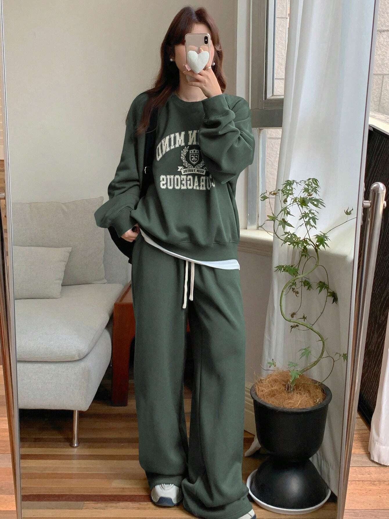 Women’s Oversized Printed Sweatshirt & Jogger Co-Ord Set – Dark Green