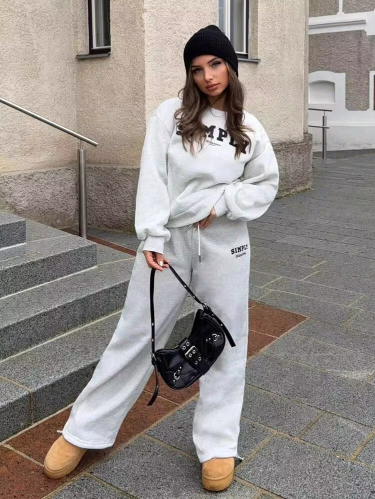 Women’s Oversized Fit Sweatshirt & Wide-Leg Joggers Set